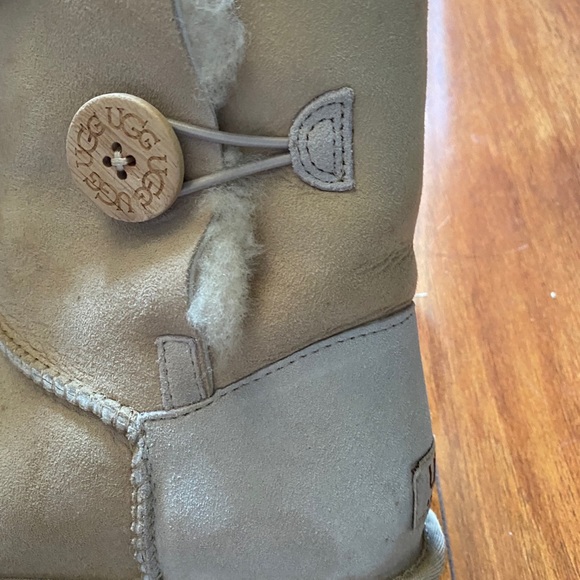 UGG BOOTS size 8 - Picture 9 of 10